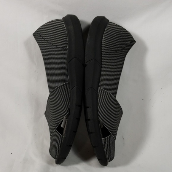 Shoes - Picture 4 of 5